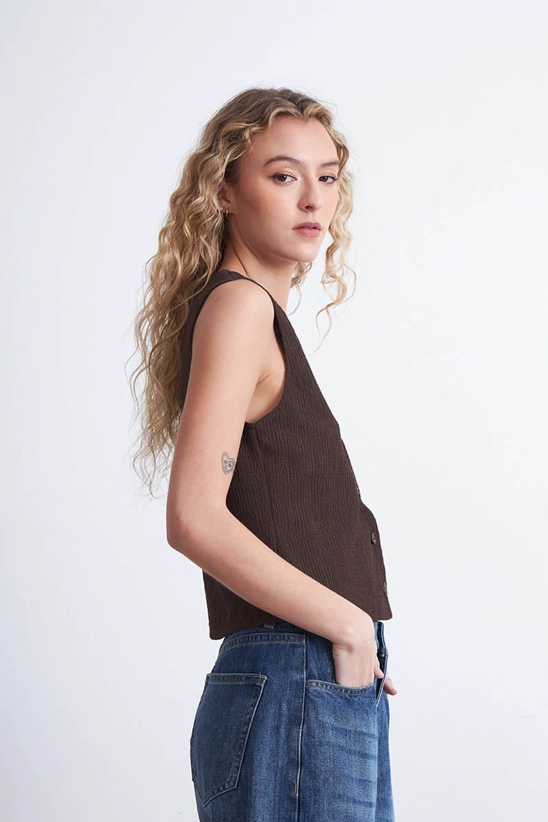 GILET TEXTURIZADO CREPE MOCCA MUJER NICOPOLY - 3