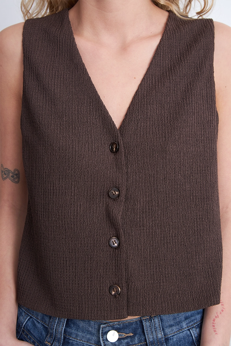 GILET TEXTURIZADO CREPE MOCCA MUJER NICOPOLY - 7