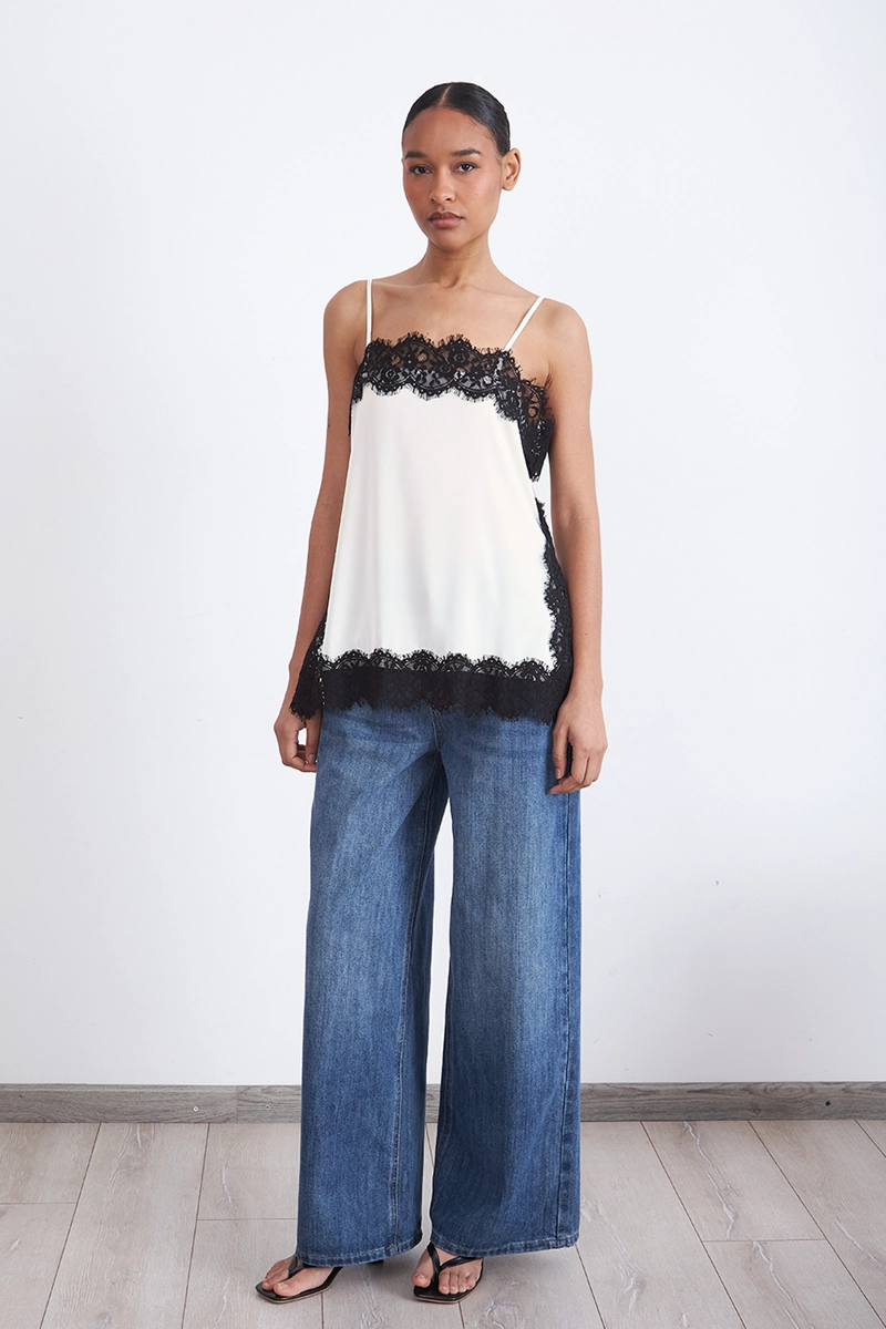 BLUSA ENCAJE Y ABERTURAS LATERALES BLANCO MUJER NICOPOLY - 2