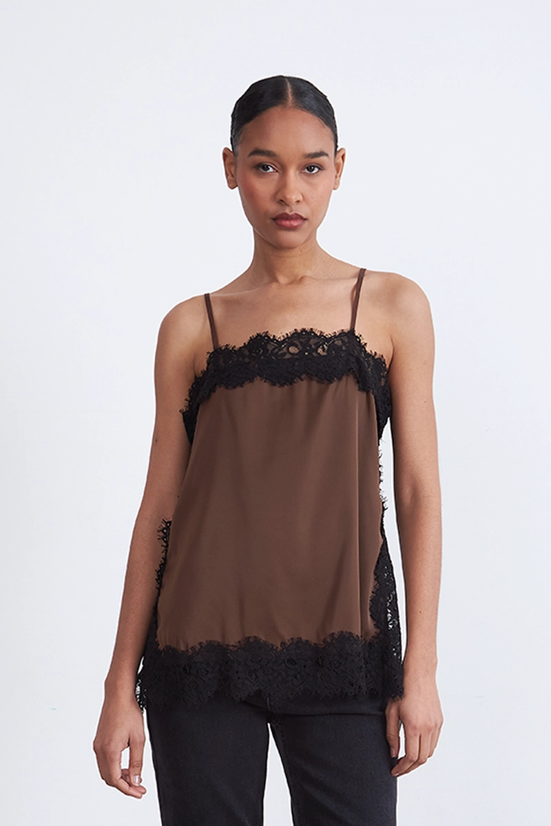 BLUSA ENCAJE Y ABERTURAS LATERALES CAFE MUJER NICOPOLY - 6