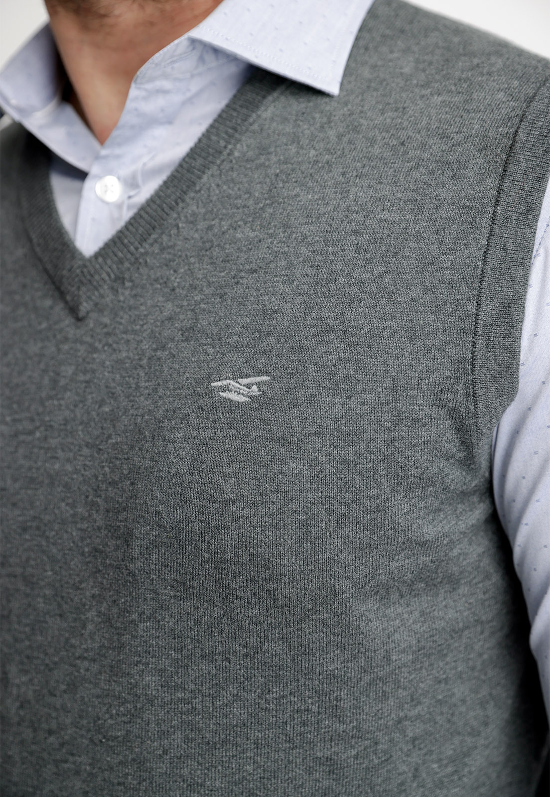 SWEATER SIN MANGAS SMART CASUAL GRAFITO MELANGE - 3