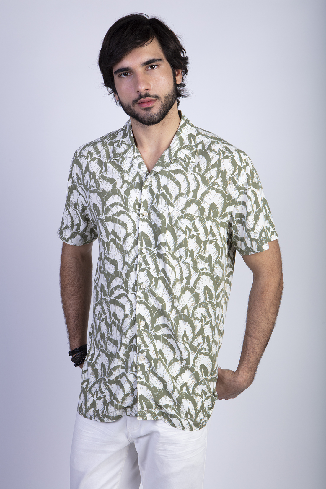 CAMISA ESTAMPADA HOJAS F MILITARY - 1