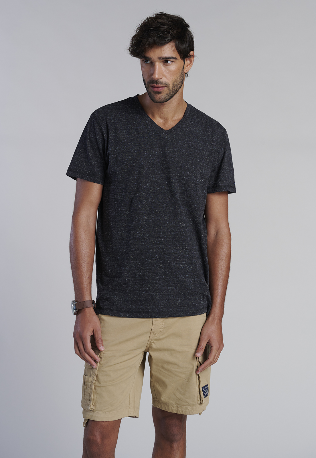 POLERA V NECK ALASKA BLACK - 1