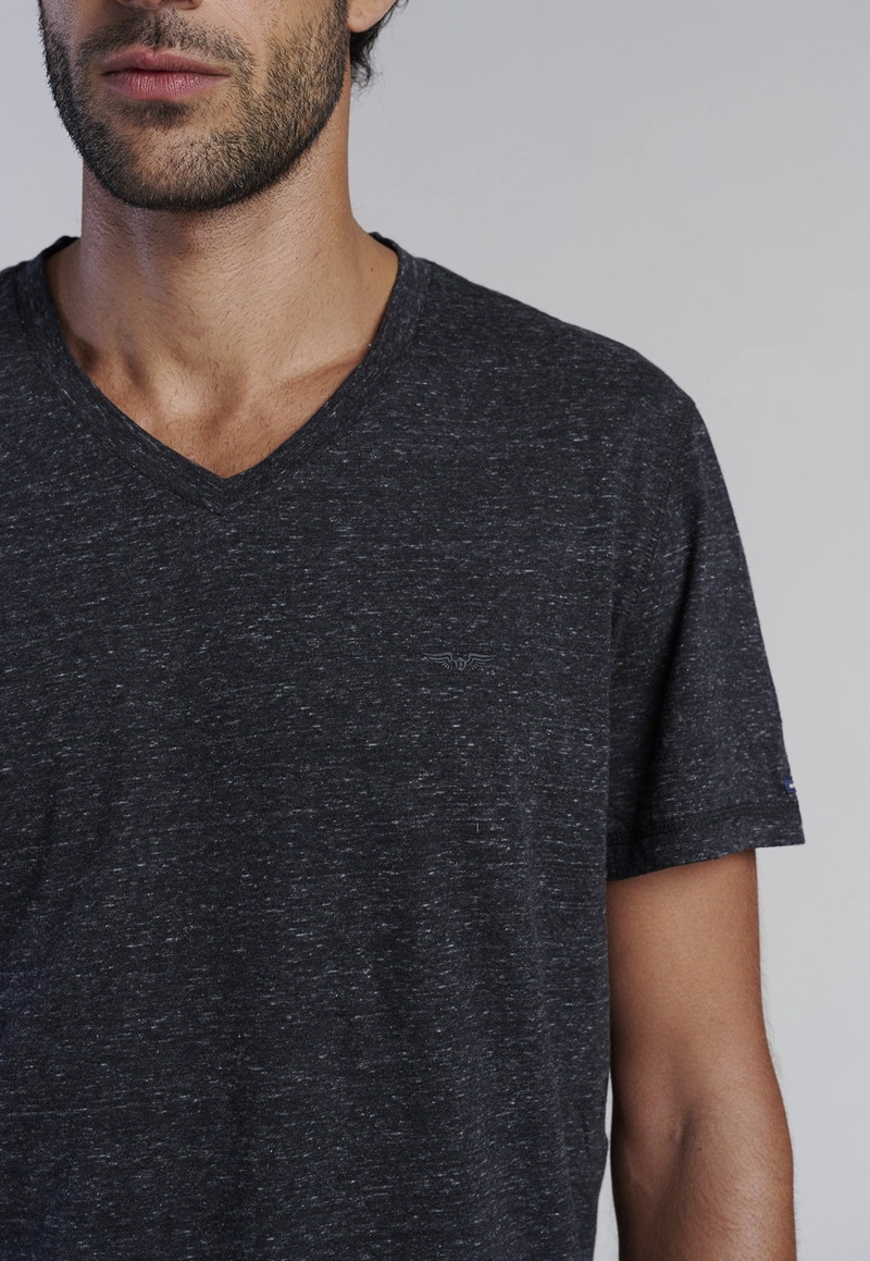POLERA V NECK ALASKA BLACK - 3