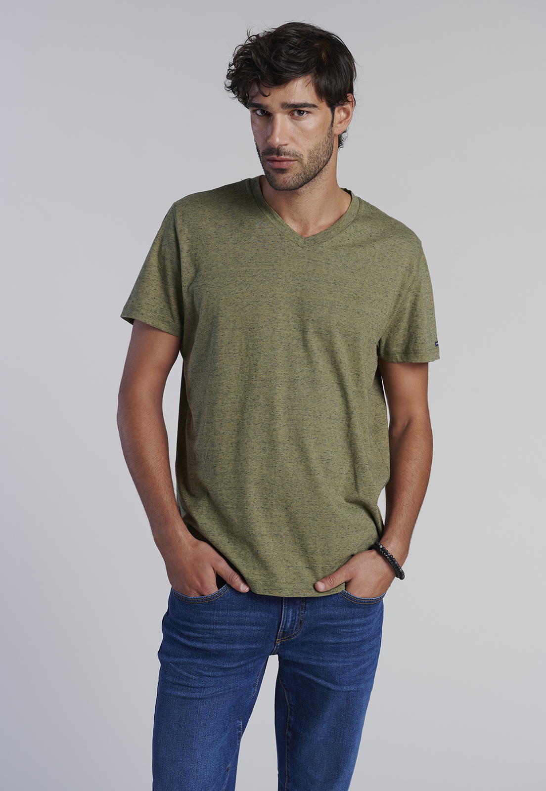 POLERA V NECK ALASKA MILITARY - 1