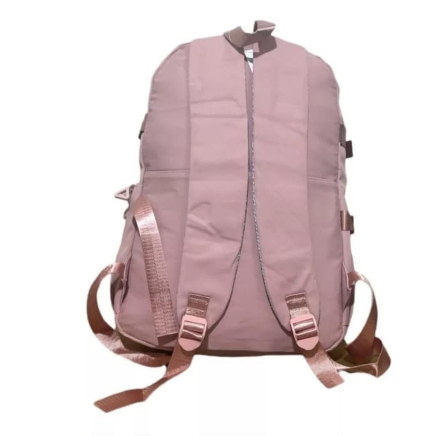 MOCHILA JUVENIL ESCOLAR CON INSIGNIAS - 1