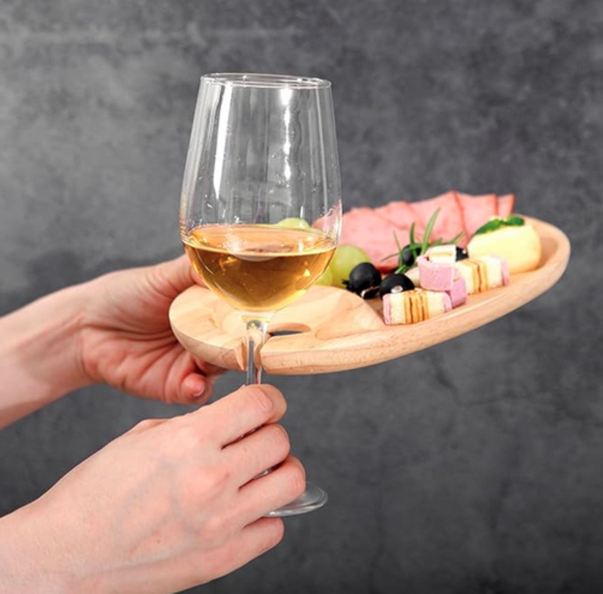 PLATO TABLA PICOTEO MADERA ASADO APERITIVOS CON SOPORTE COPAS - 1