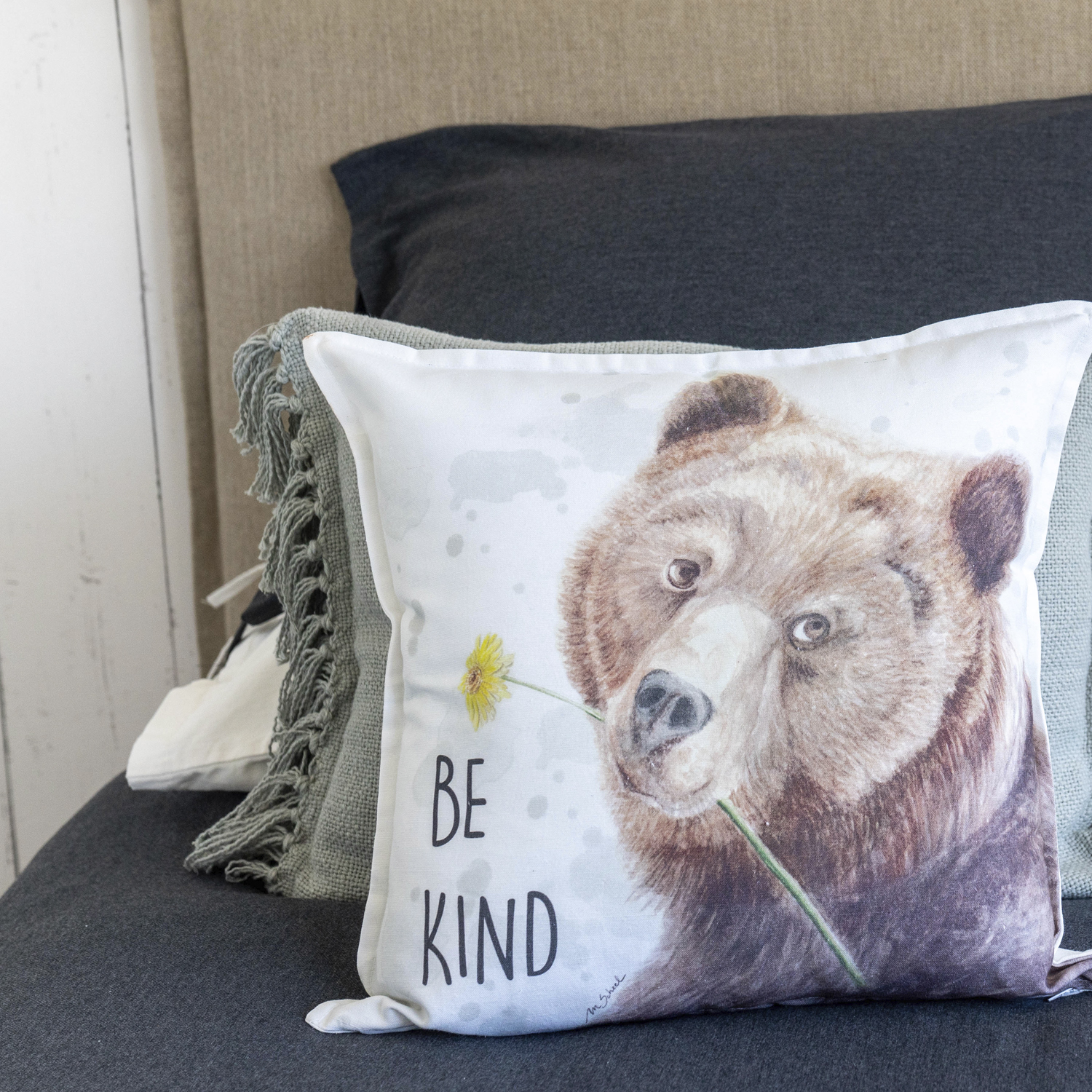 FUNDA COJÍN ESTAMPADO 45X45 OSO AMABLE - 2