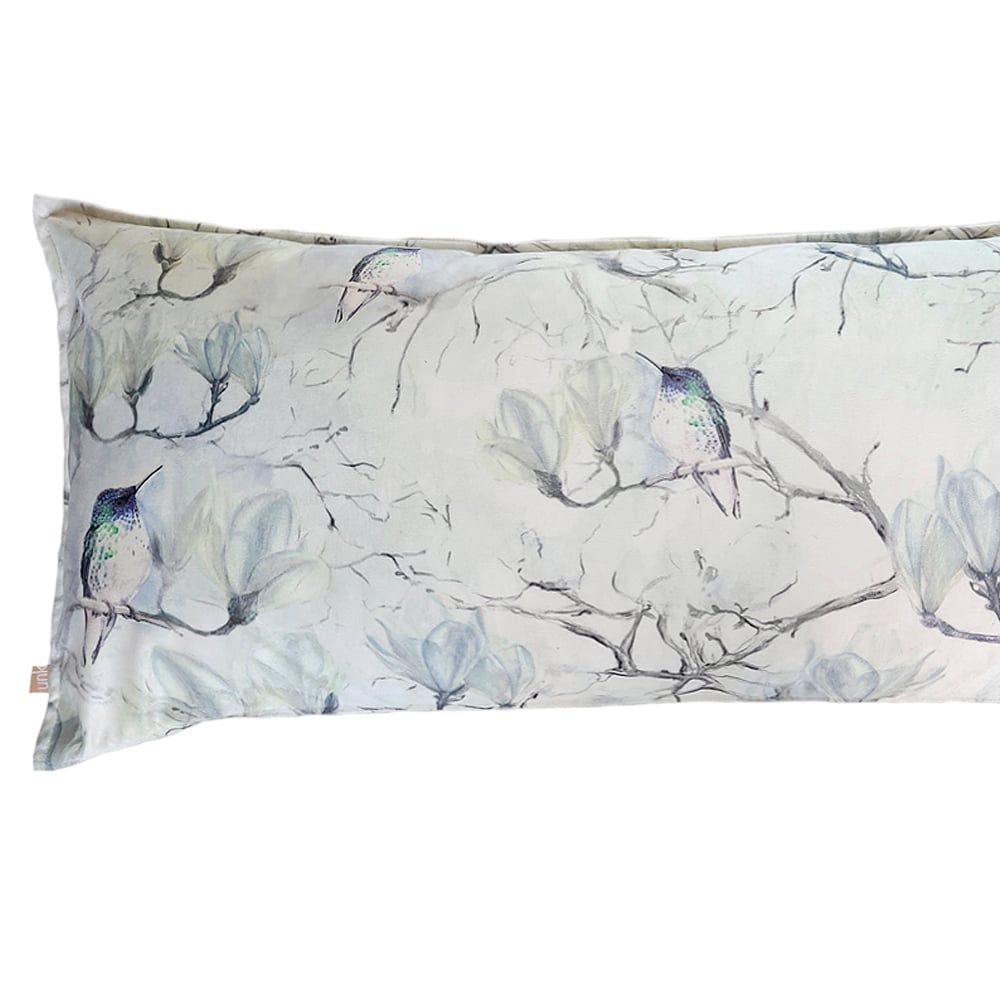 COJÍN MARGARITA SCHEEL PARA CASA ALVARINHO VELVET MAGNOLIO PICAFLOR XL 90 X 40 CM MULTICOLOR - 2