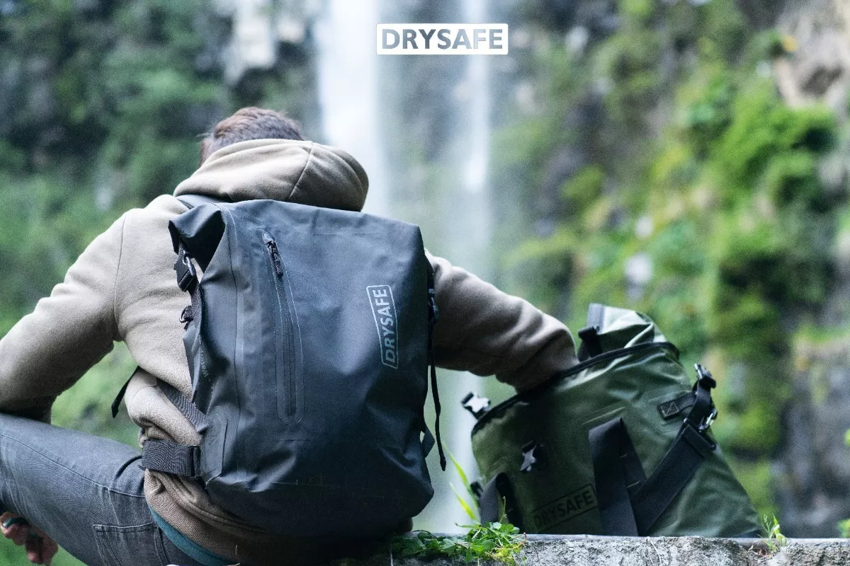 MOCHILA OUTDOOR 25 LT IMPERMEABLE CON PORTA LAPTOP/NOTEBOOK - 4