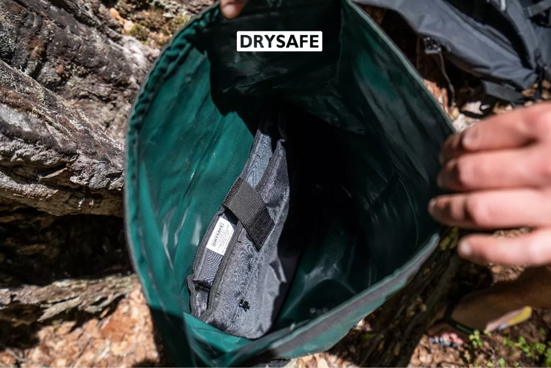 MOCHILA OUTDOOR 25 LTS IMPERMEABLE PORTA NOTEBOOK DRYSAFE - 4