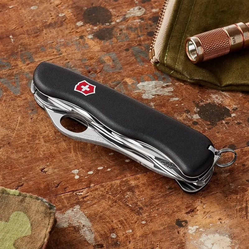 NAVAJA CORTAPLUMA VICTORINOX TRAILFINDER 111MM 12 FUNC NEGRA - 6