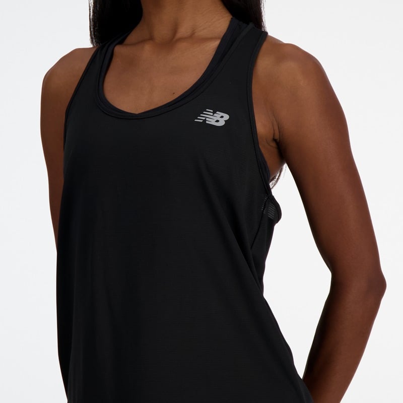 POLERA RUNNING MUJER NEW BALANCE SIN MANGAS WT41220BK - 4
