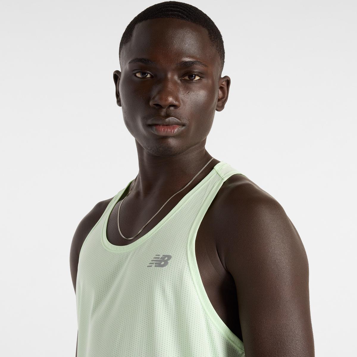 POLERA SIN MANGAS RUNNING HOMBRE NEW BALANCE ATHLETIC VERDE - 3