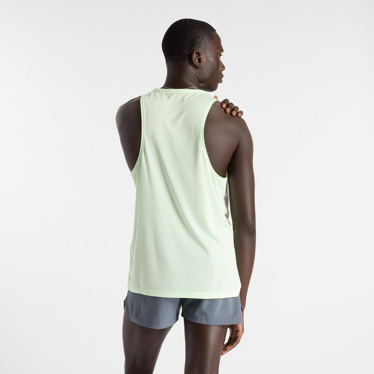 POLERA SIN MANGAS RUNNING HOMBRE NEW BALANCE ATHLETIC VERDE - 4