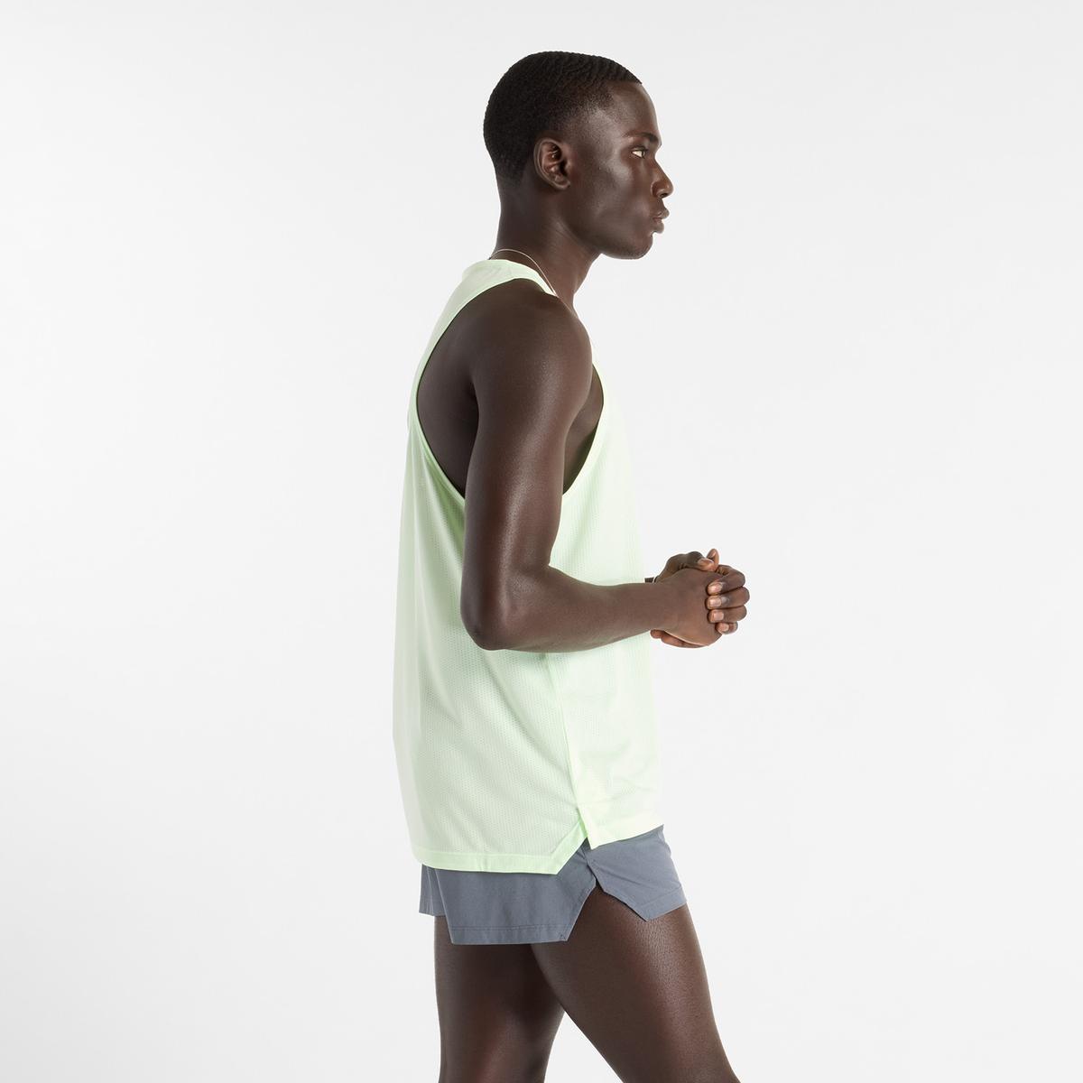 POLERA SIN MANGAS RUNNING HOMBRE NEW BALANCE ATHLETIC VERDE - 5
