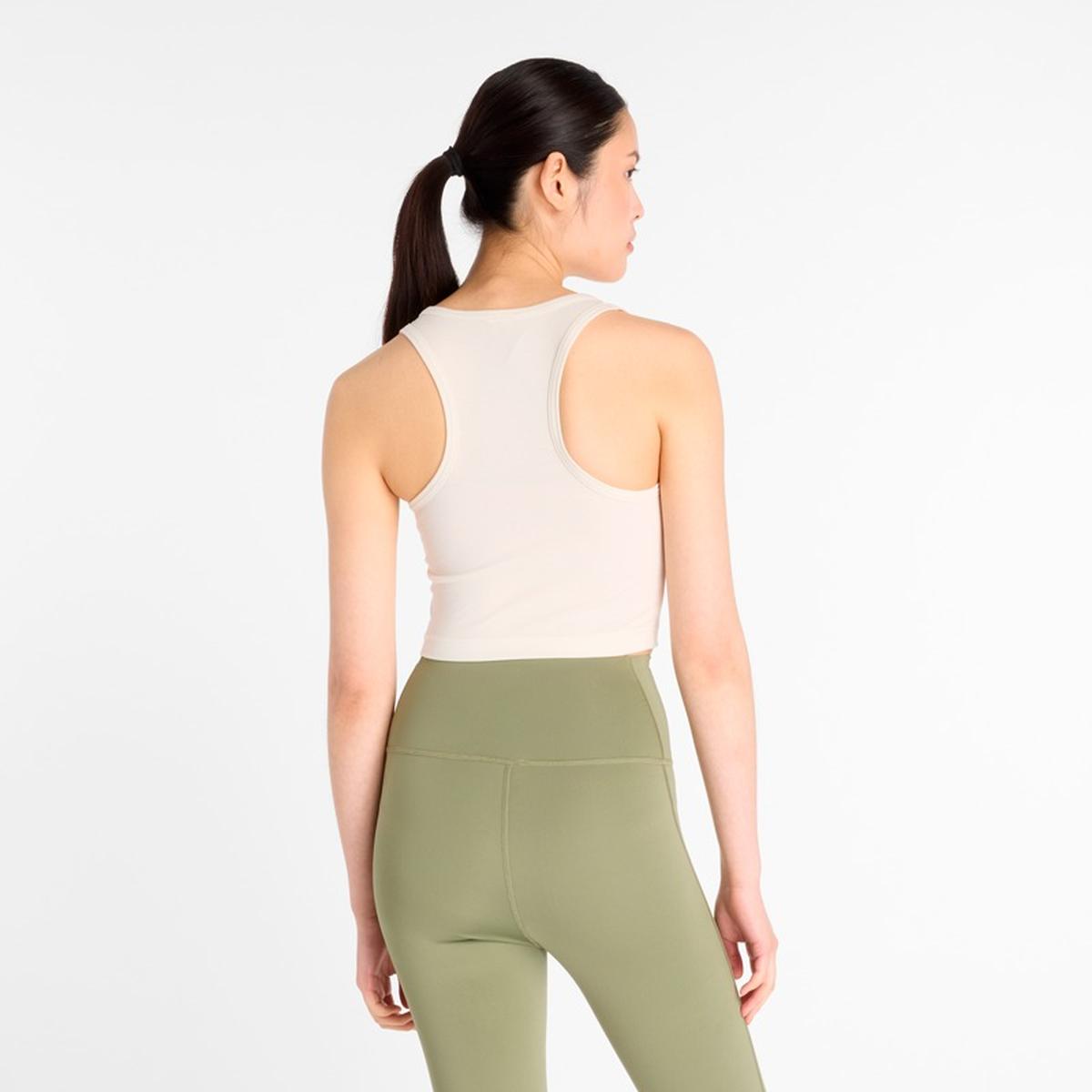 POLERA SIN MANGAS LIFESTYLE MUJER NEW BALANCE BEIGE - 2