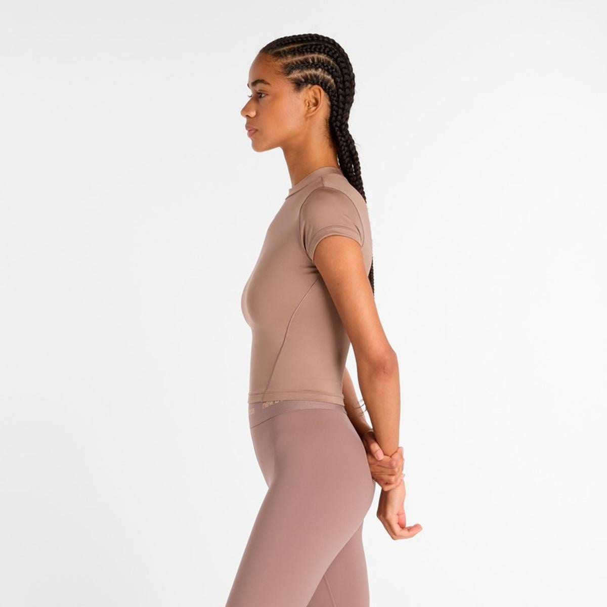 POLERA ENTRENAMIENTO MUJER NEW BALANCE NB DEFINE FITTED CAFE - 3