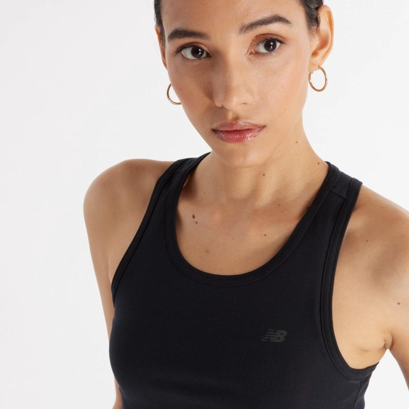 POLERA SIN MANGAS LIFESTYLE MUJER NEW BALANCE NEGRA - 5