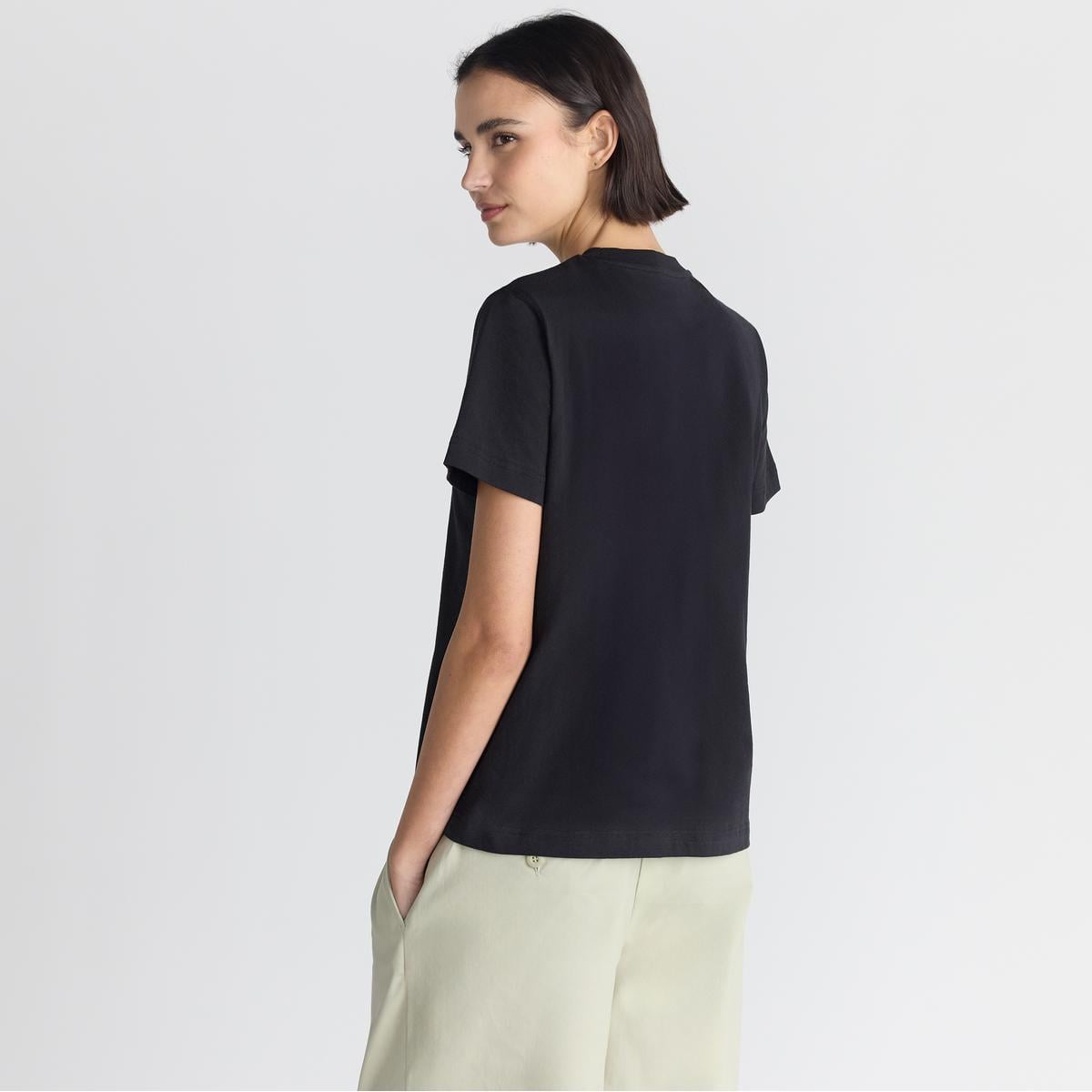 POLERA MUJER NEW BALANCE ESSENTIALS NEGRA - 3
