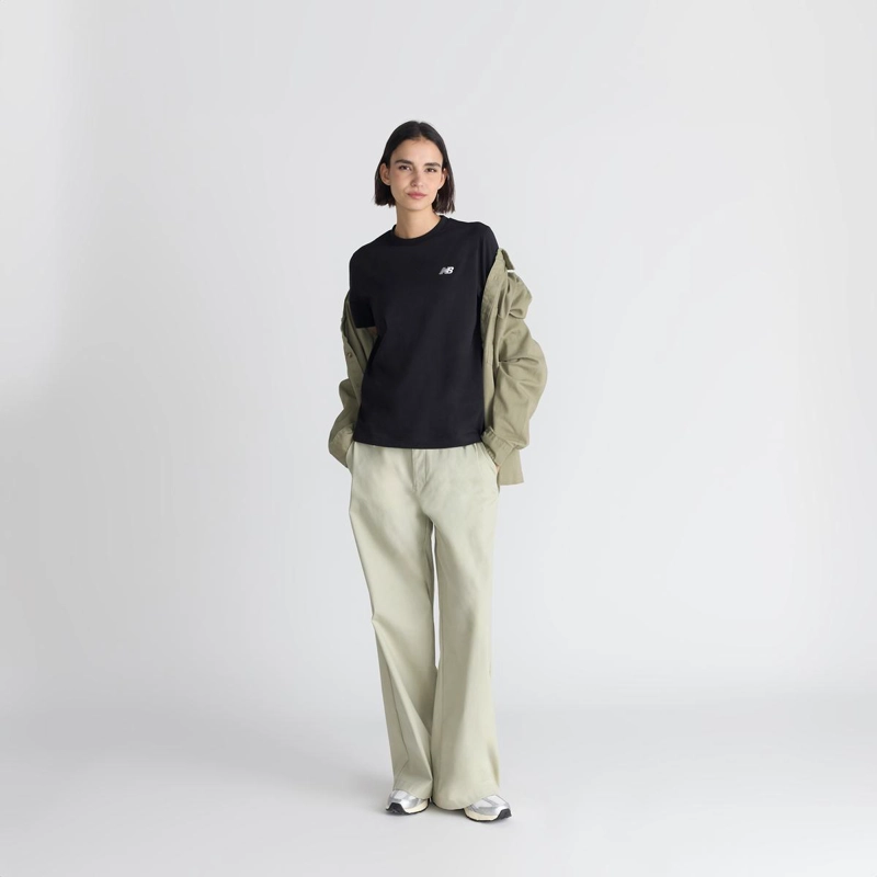 POLERA MUJER NEW BALANCE ESSENTIALS NEGRA - 5