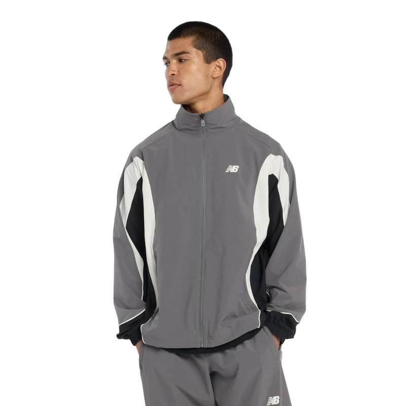 CHAQUETA LIFESTYLE HOMBRE NEW BALANCE IN GAME WOVEN GRIS - 1