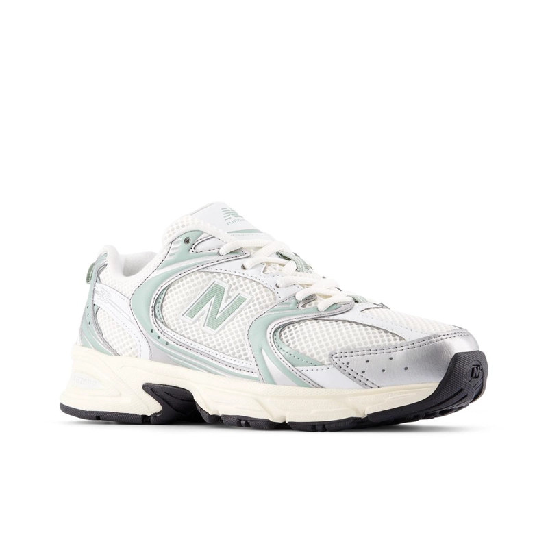 ZAPATILLAS URBANAS UNISEX NEW BALANCE 530 BLANCA PLATEADO - 2