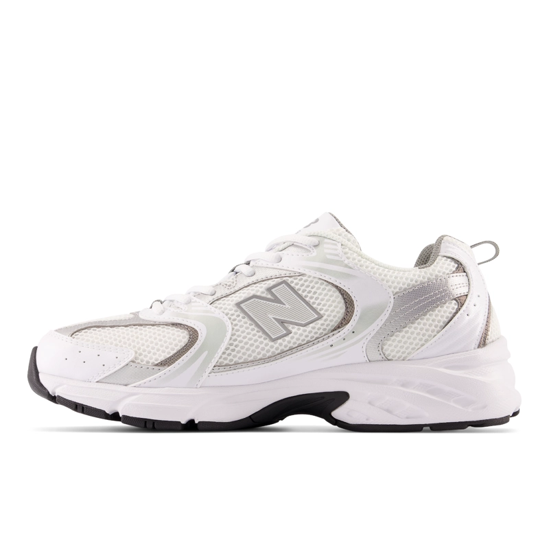 ZAPATILLAS URBANAS UNISEX NEW BALANCE 530 BLANCA/PLATA - 2