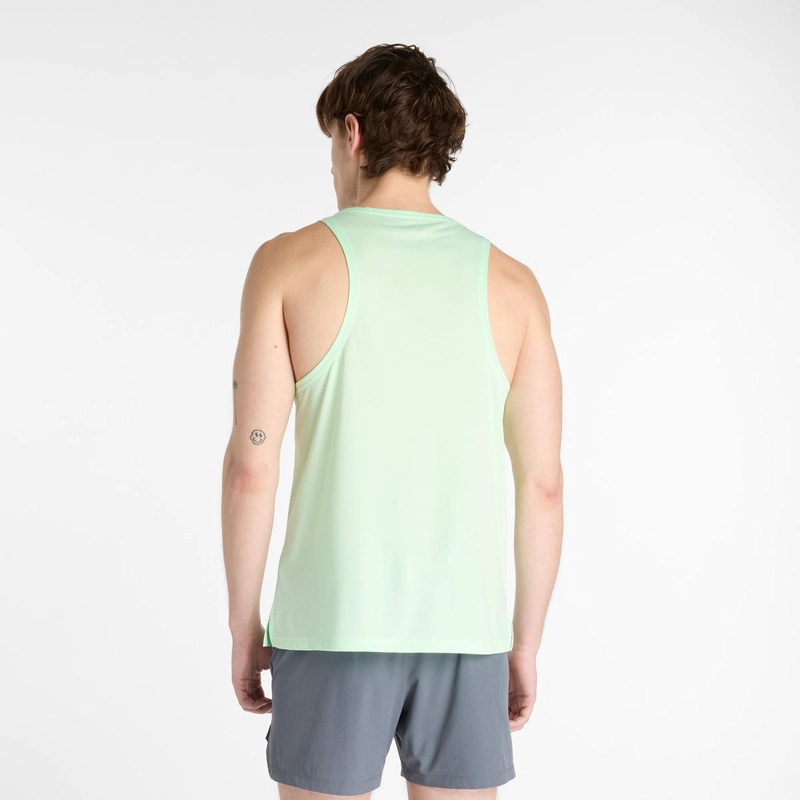 POLERA RUNNING HOMBRE NEW BALANCE SPORTS ESSENTIALS VERDE - 3
