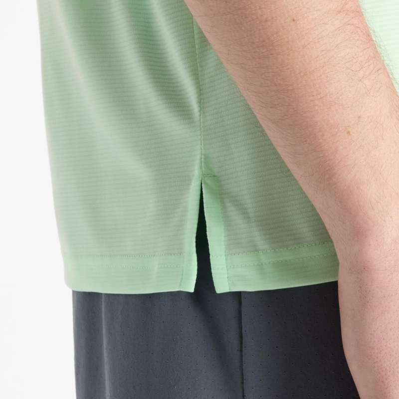POLERA RUNNING HOMBRE NEW BALANCE SPORTS ESSENTIALS VERDE - 5