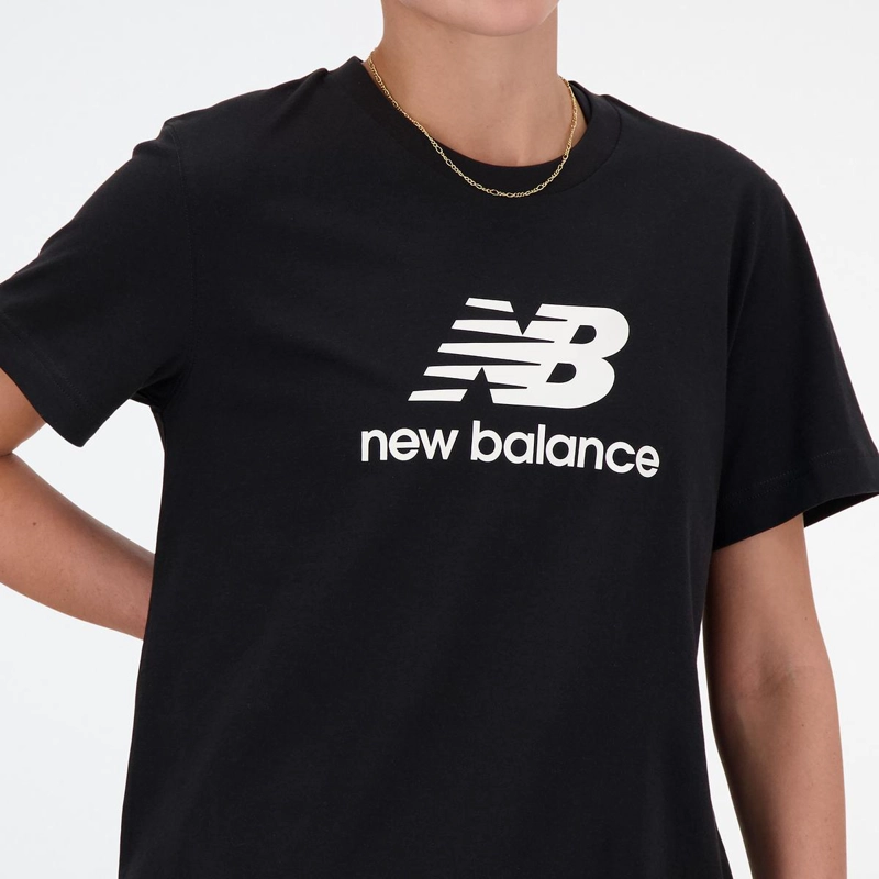 POLERA LIFESTYLE MUJER NEW BALANCE ESSENTIALS NEGRA - 3