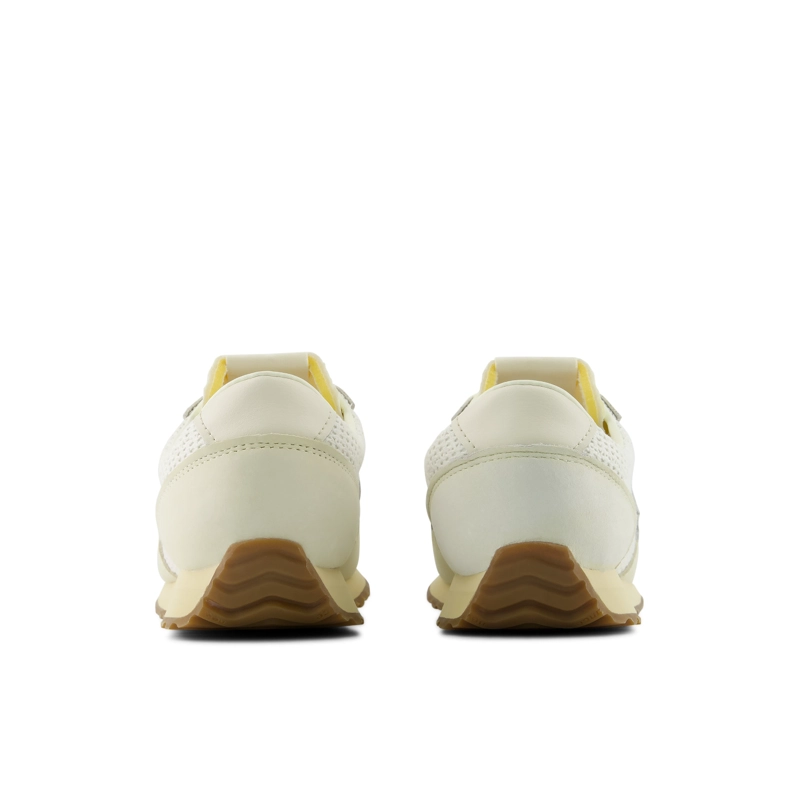 ZAPATILLAS URBANAS UNISEX NEW BALANCE 471 BEIGE/BLANCAS - 6
