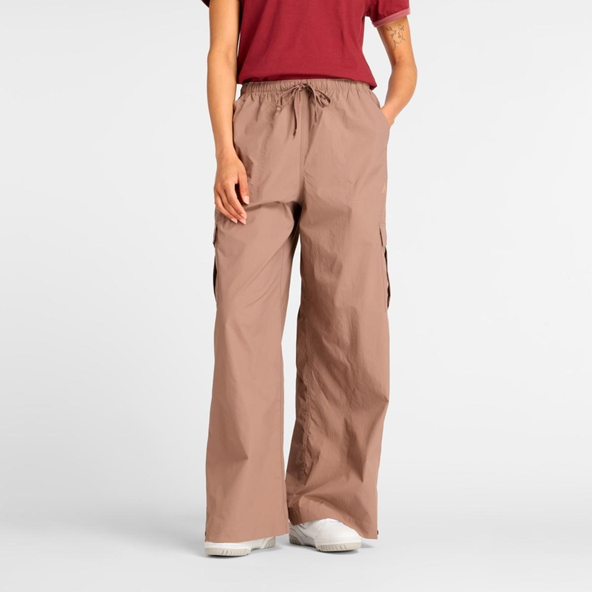 PANTALON LIFESTYLE MUJER NEW BALANCE WOVEN CARGO CAFE - 8