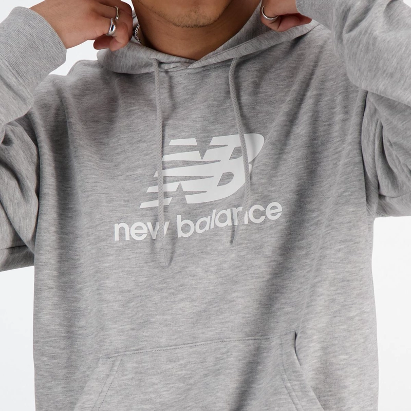 POLERON HOMBRE NEW BALANCE SPORT ESSENTIALS GRIS - 4