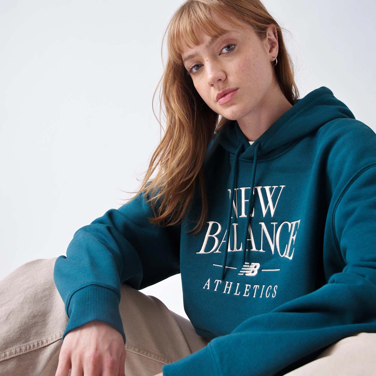POLERON LIFESTYLE MUJER NEW BALANCE LINEAR HERITAGE VERDE - 4