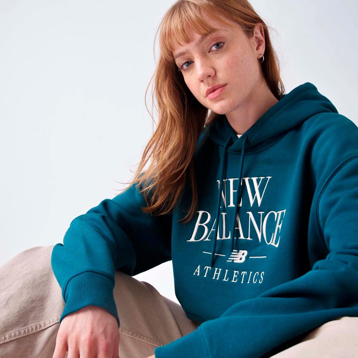 POLERON LIFESTYLE MUJER NEW BALANCE LINEAR HERITAGE VERDE - 4