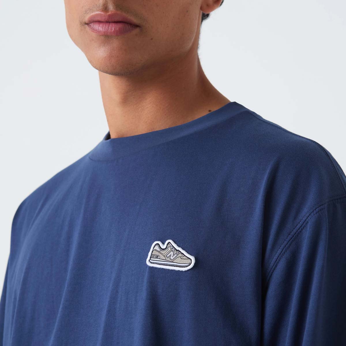 POLERA LIFESTYLE HOMBRE NEW BALANCE ATHLETICS 574 PATCH AZUL - 4