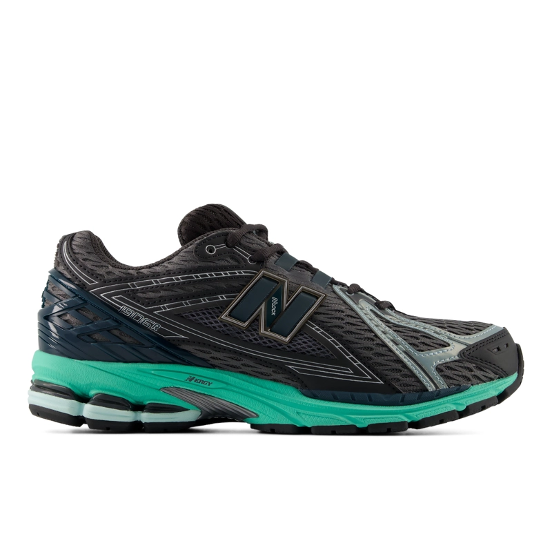 ZAPATILLAS URBANAS UNISEX NEW BALANCE 1906 F NEGRAS/VERDE - 1