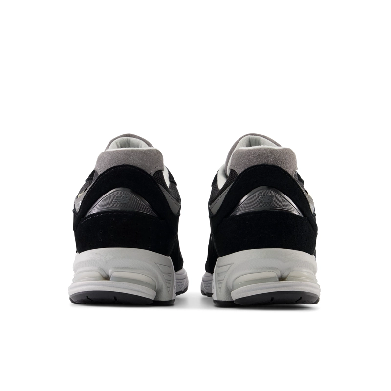 ZAPATILLAS URBANAS UNISEX NEW BALANCE 2002 R NEGRAS/BLANCAS - 5