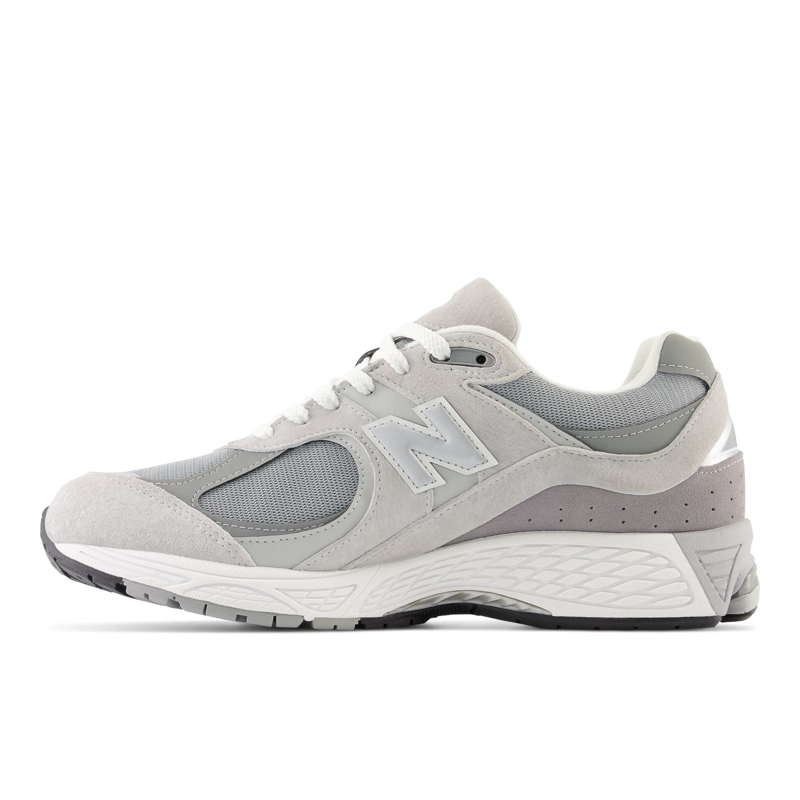 ZAPATILLAS URBANAS UNISEX NEW BALANCE 2002 R GRIS/BLANCAS - 2