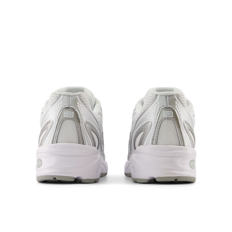 ZAPATILLAS URBANAS UNISEX NEW BALANCE 740 BLANCA/PLATEADO - 6
