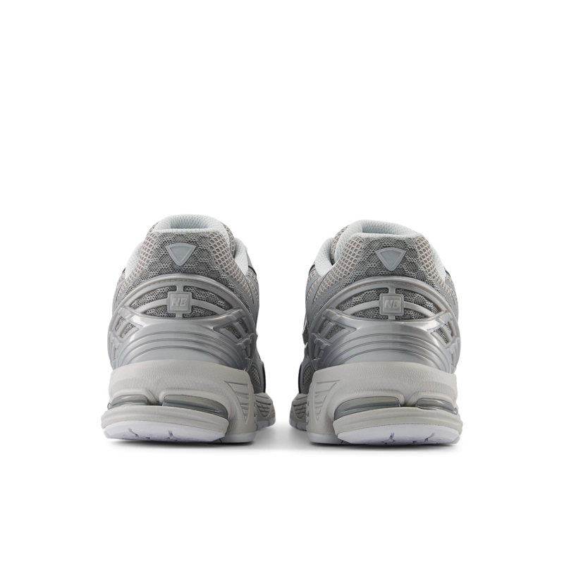 ZAPATILLAS URBANAS HOMBRE NEW BALANCE 1906 W GRIS/BLANCAS - 6