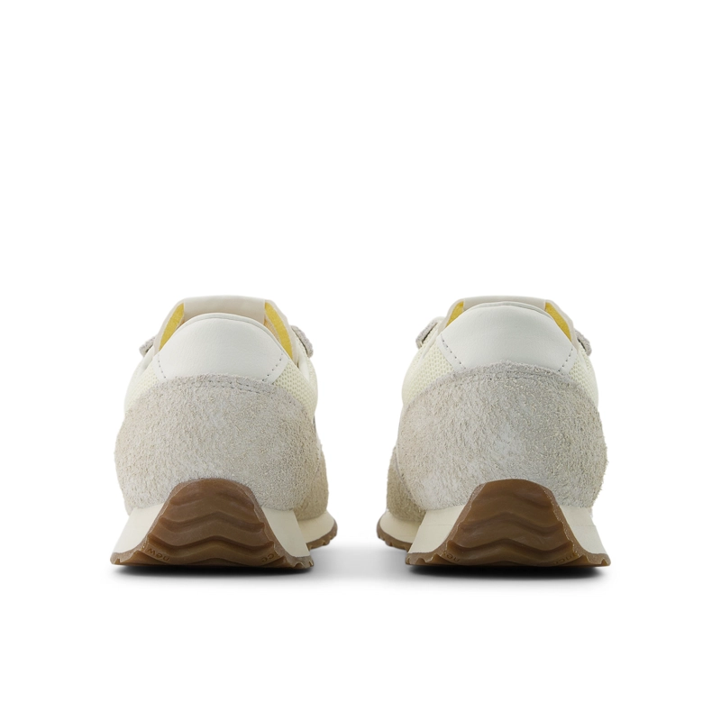 ZAPATILLAS URBANAS UNISEX NEW BALANCE 471 BEIGE/GRIS - 6