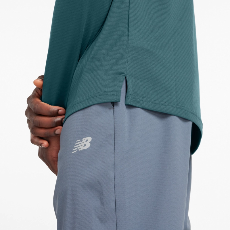POLERA MANGA LARGA RUNNING HOMBRE NEW BALANCE ESENTIALS AZUL - 4