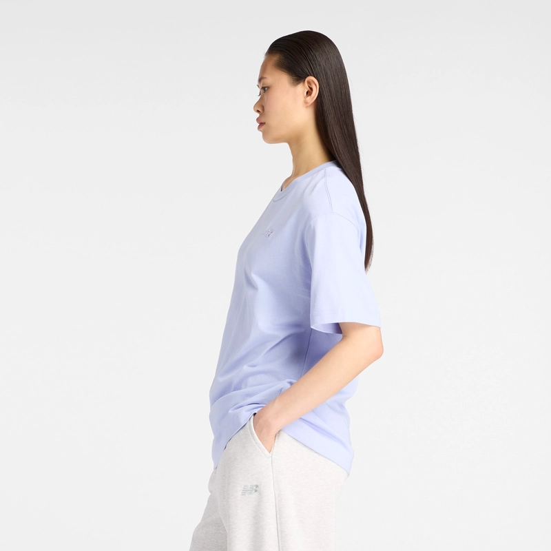 POLERA LIFESTYLE MUJER NEW BALANCE ATHLETICS JERSEY CELESTE - 3