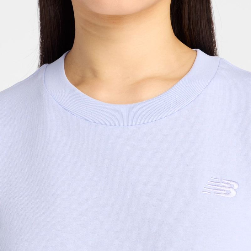 POLERA LIFESTYLE MUJER NEW BALANCE ATHLETICS JERSEY CELESTE - 4