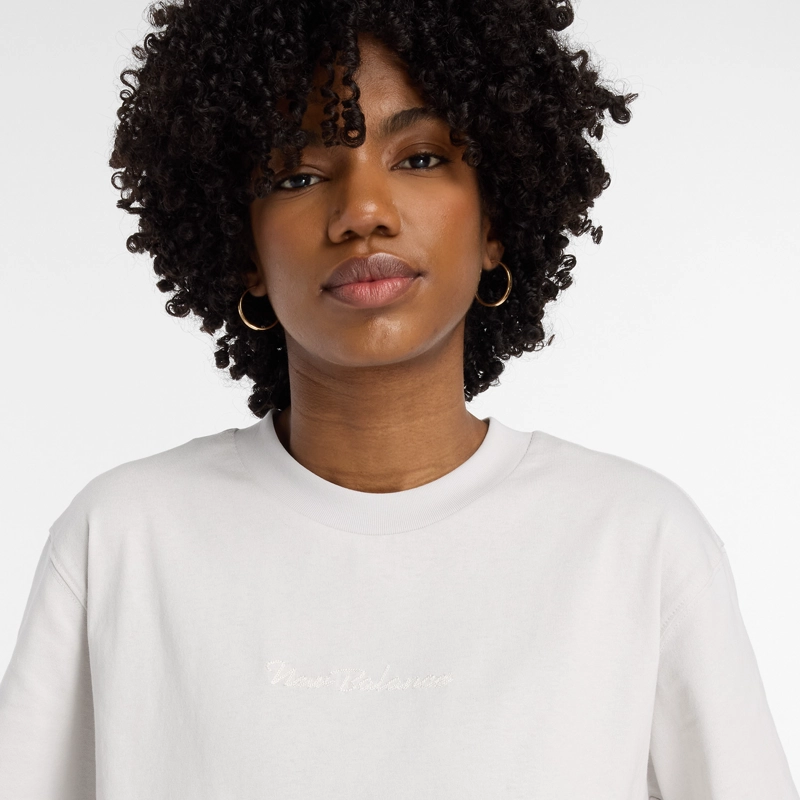 POLERA LIFESTYLE MUJER NEW BALANCE ATHLETICS SCRIPT BLANCA - 3