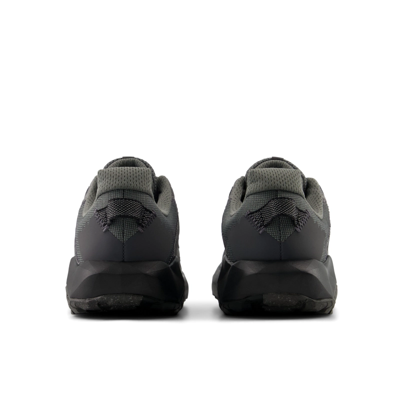 ZAPATILLAS TRAIL RUNNING HOMBRE NEW BALANCE DYNASOFT V6 GRIS - 6