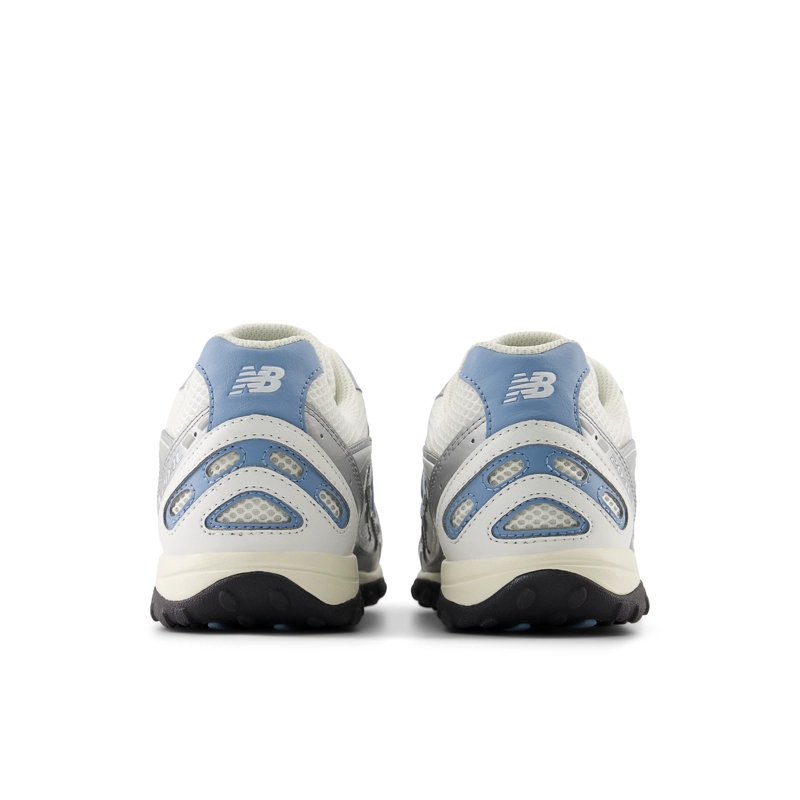 ZAPATILLAS URBANAS UNISEX NEW BALANCE 204 L BEIGE/CELESTE - 6