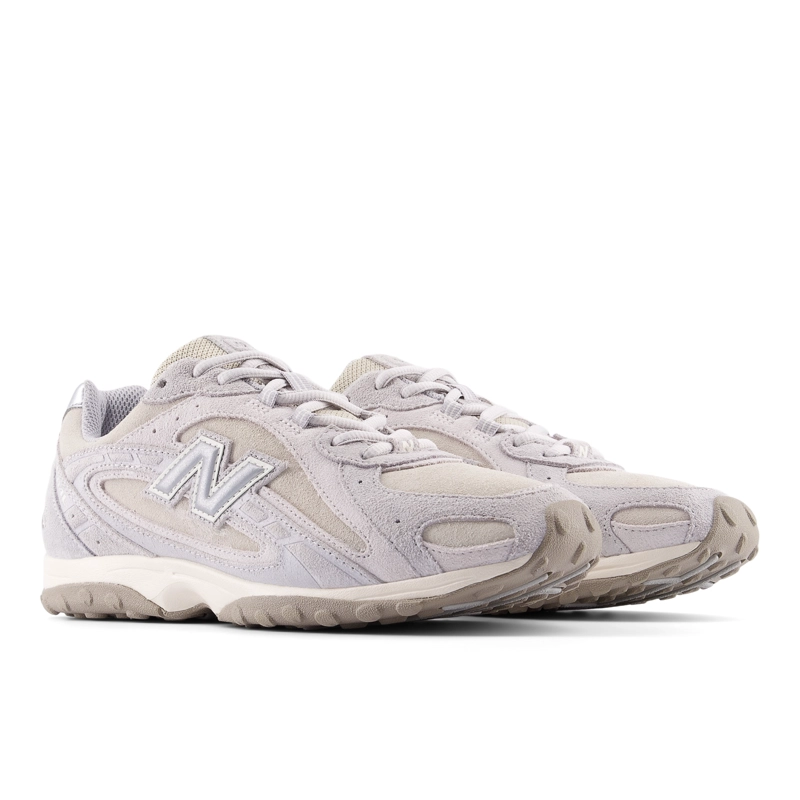ZAPATILLAS URBANAS UNISEX NEW BALANCE 204 L BEIGE CLARO - 4